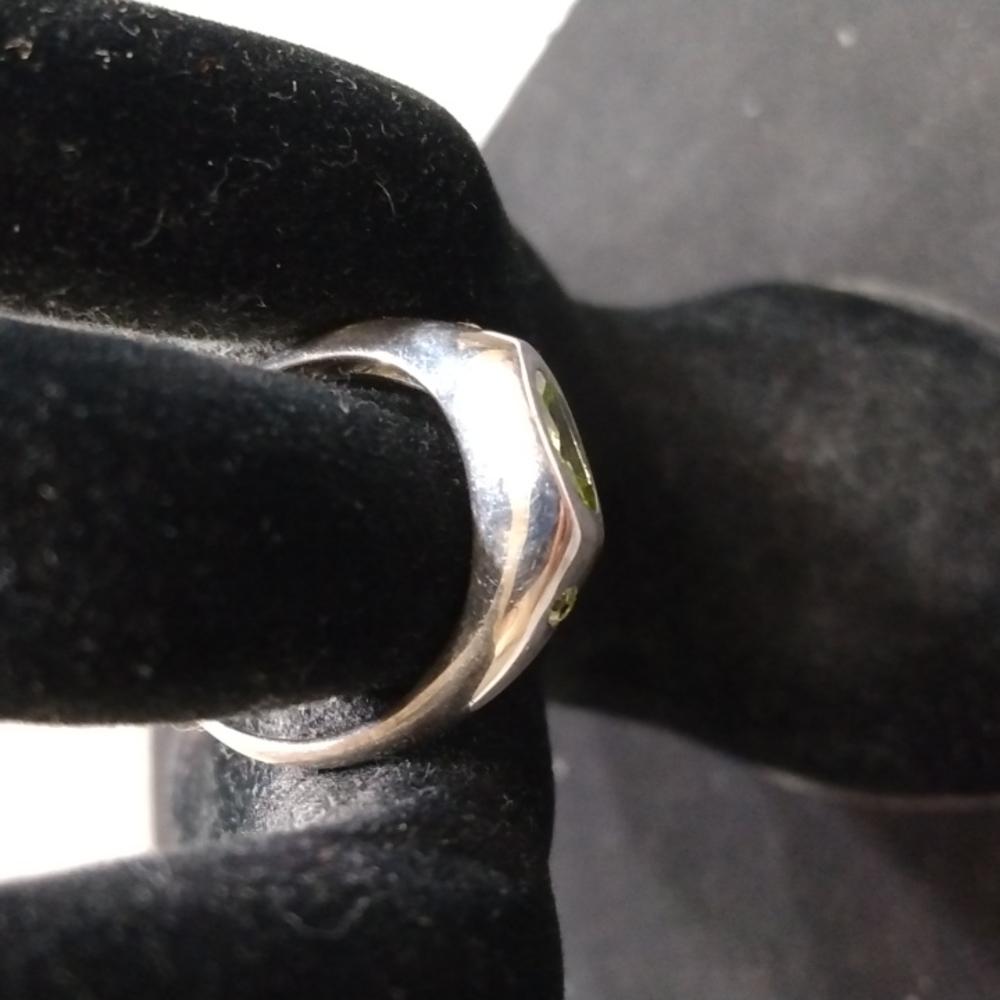 Emerald Lady Ring - image 2